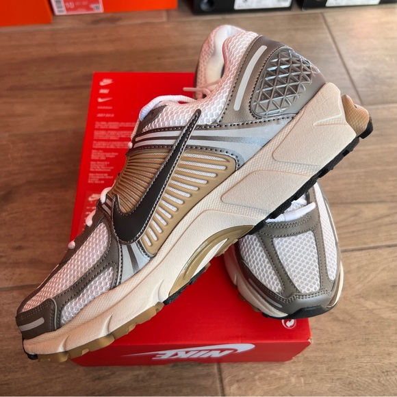 Nike Zoom Vomero 5 ( box without lid ) - Picture 3 of 7